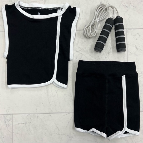 NEW! FREE PEOPLE MOVEMENT Parisienne Colorblock Set L/XL Black White Top Shorts - Picture 16 of 17